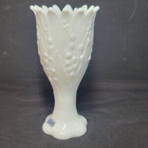 VTG Westmoreland White Lily of the Valley Milk Glass Footed Vase 7” T X 3.75” W